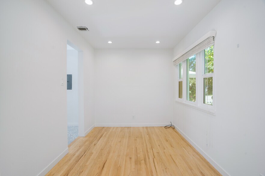 More Photos Of 12334 Moorpark St, Studio City Apartments For Sale