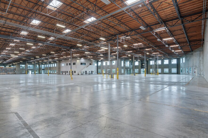 More Photos Of 2633 Progress St, Vista Warehouse For Lease