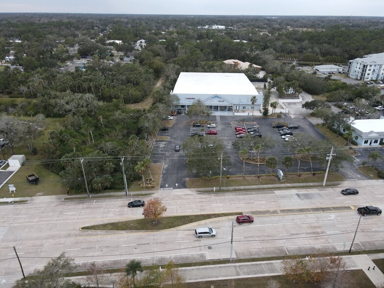 More Photos Of 3350 S Ridgewood Ave, Port Orange Showroom For Lease