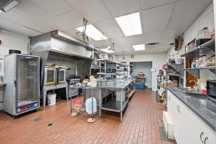 More Photos Of 15212 N Red Bud Trl, Buchanan General Retail For Sale