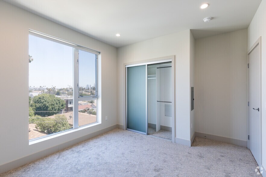 More Photos Of 4864 Melrose Ave, Los Angeles Apartments For Lease