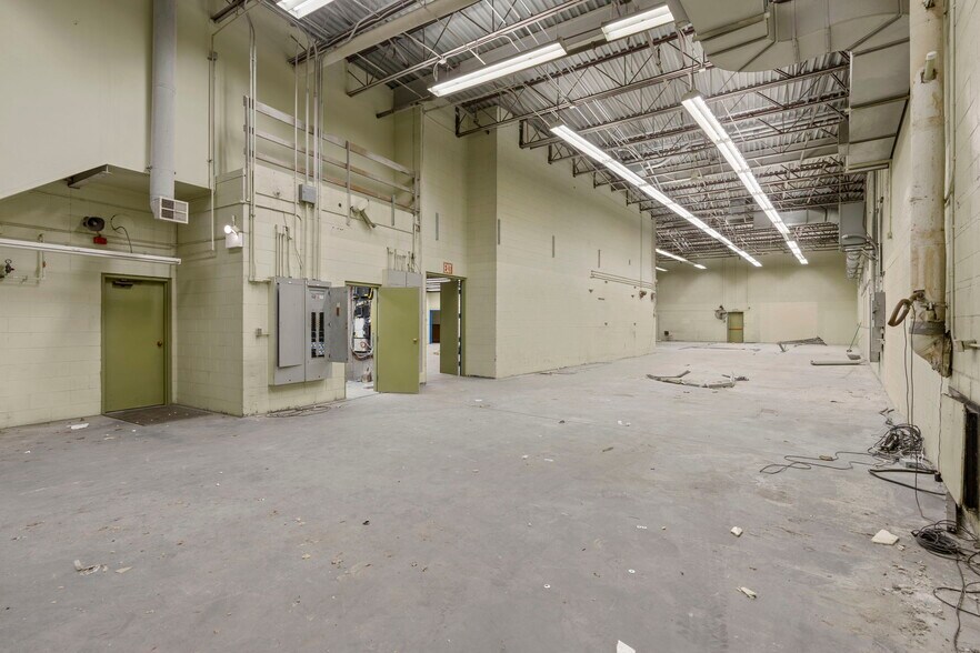 More Photos Of 777-785 Main St, Lewiston Warehouse For Lease
