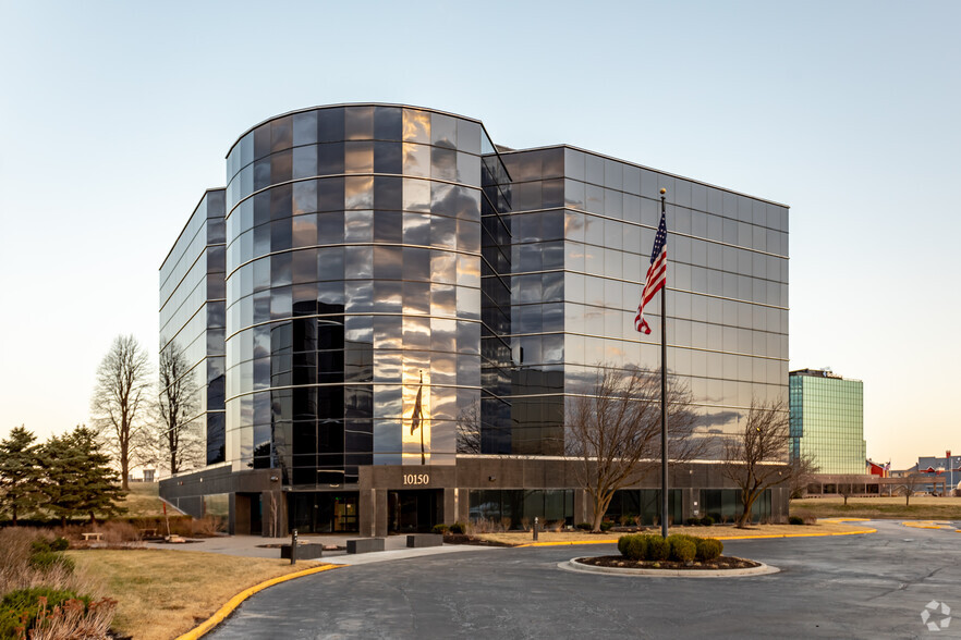 Primary Photo Of 10150 N Ambassador Dr, Kansas City Coworking Space