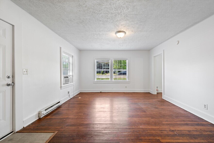 More Photos Of 419 Belmont Ave, Shelbyville Multifamily For Sale