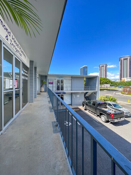 More Photos Of 575 Cooke St, Honolulu Storefront Retail Office For Lease