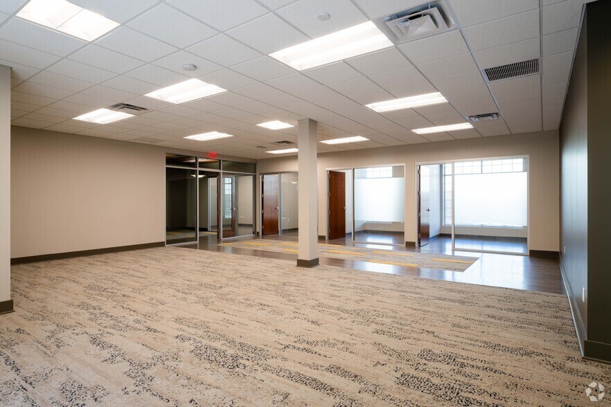 More Photos Of 52 S Union Rd, Buffalo Medical For Lease