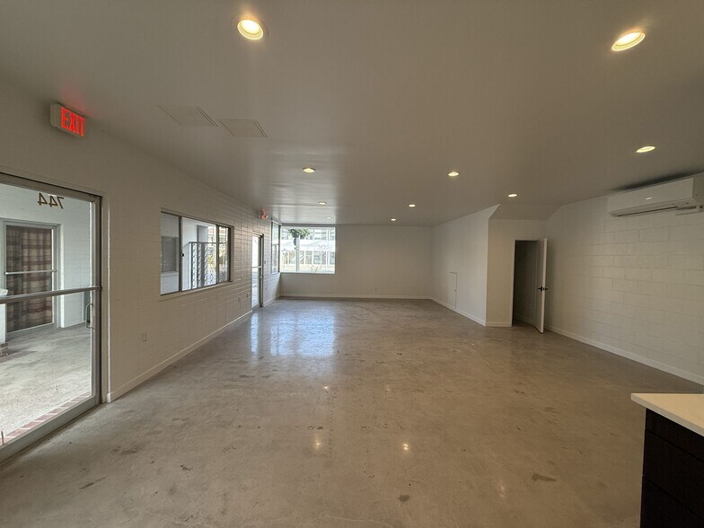 More Photos Of 738-746 E Main St, Ventura Office For Lease