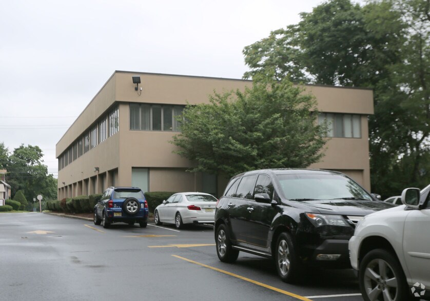 More Photos Of 4-14 Saddle River Rd, Fair Lawn Coworking Space