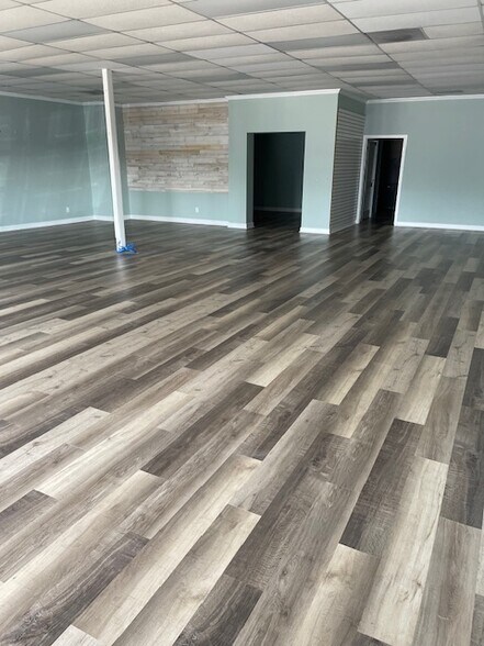 More Photos Of 144 S Industrial Rd, Tupelo Freestanding For Lease