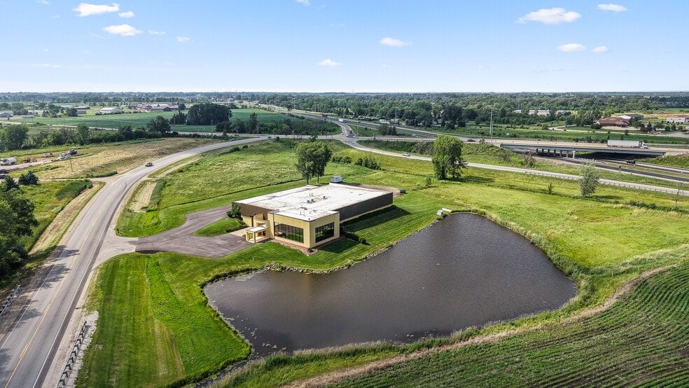 More Photos Of 560 Rolling Meadows, Fond Du Lac Light Distribution For Sale