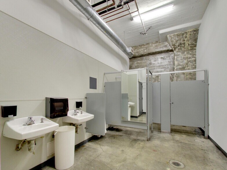 More Photos Of 1890 Bryant St, San Francisco Warehouse For Lease