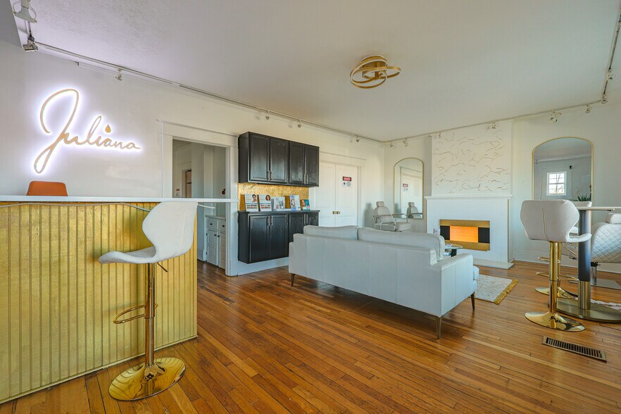 More Photos Of 1019 Berryville Ave, Winchester Storefront Retail Residential For Sale
