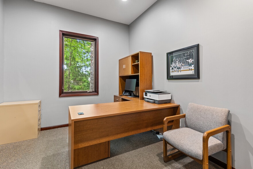 More Photos Of 9340 Hennepin Town Rd, Eden Prairie Office For Sale