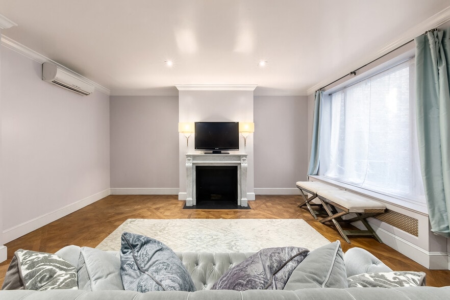 More Photos Of 44 E 65th St, New York Apartments For Sale