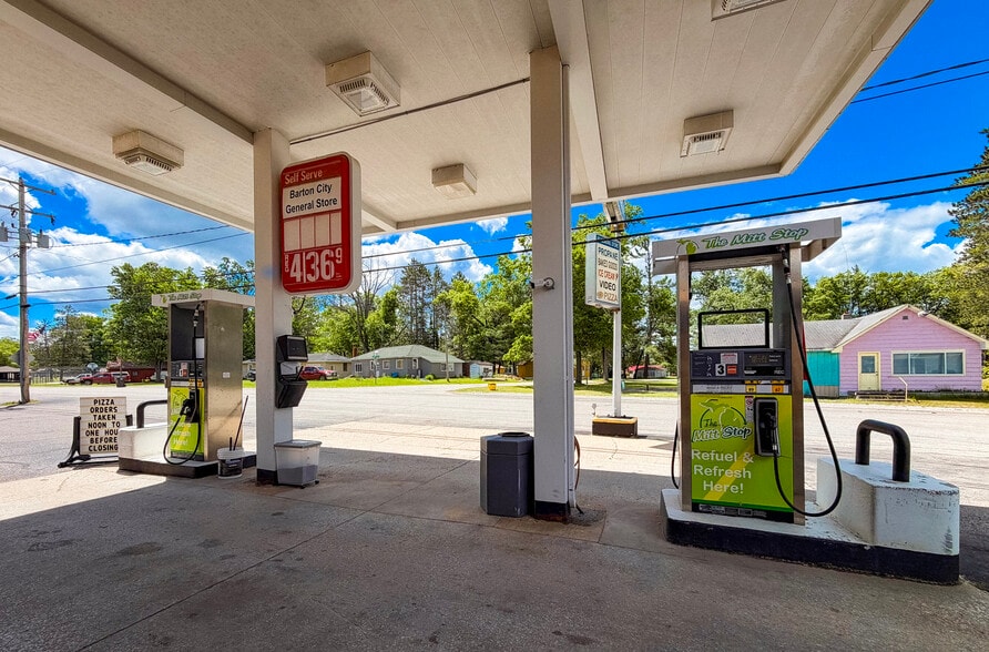 More Photos Of 1866 W Trask Lake Rd, Barton City Service Station For Sale