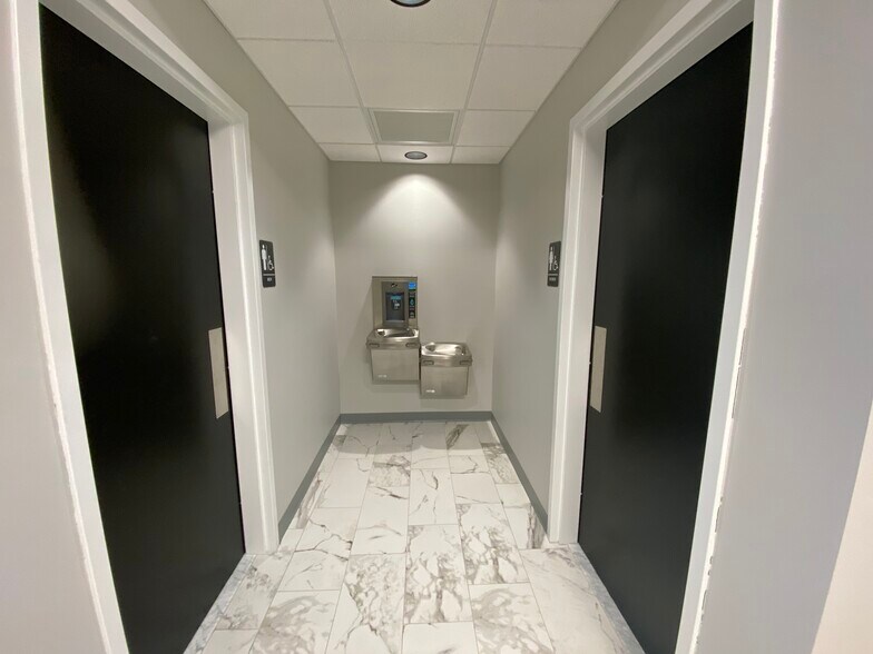 More Photos Of 1274 Osgood St, North Andover Office For Lease