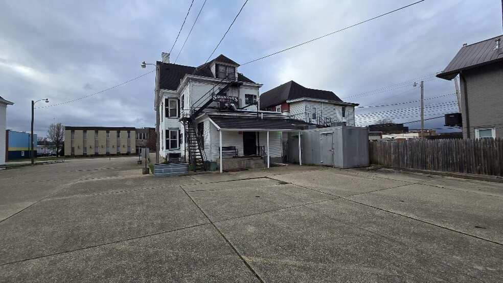 More Photos Of 1208 6th Ave, Huntington Restaurant For Sale