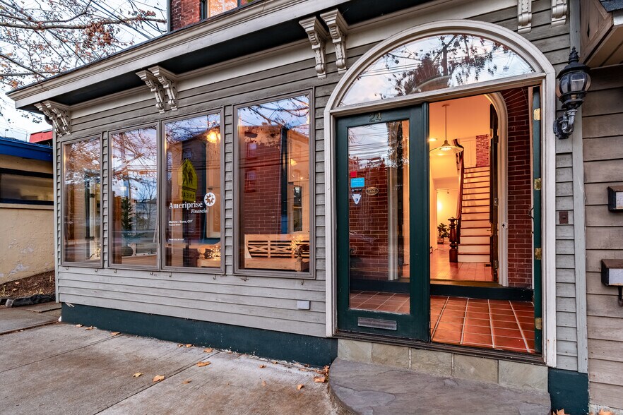 More Photos Of 24 N Main St, Lambertville Office For Sale