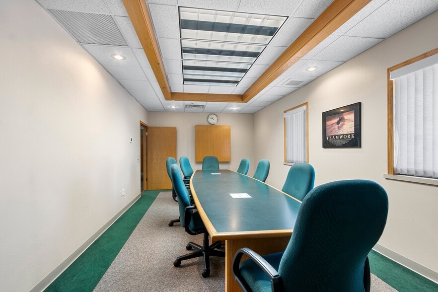 More Photos Of 2980 Walker Dr, Green Bay Office For Sale