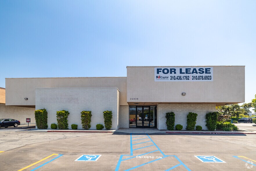 More Photos Of 24030 Hawthorne Blvd, Torrance Storefront For Lease