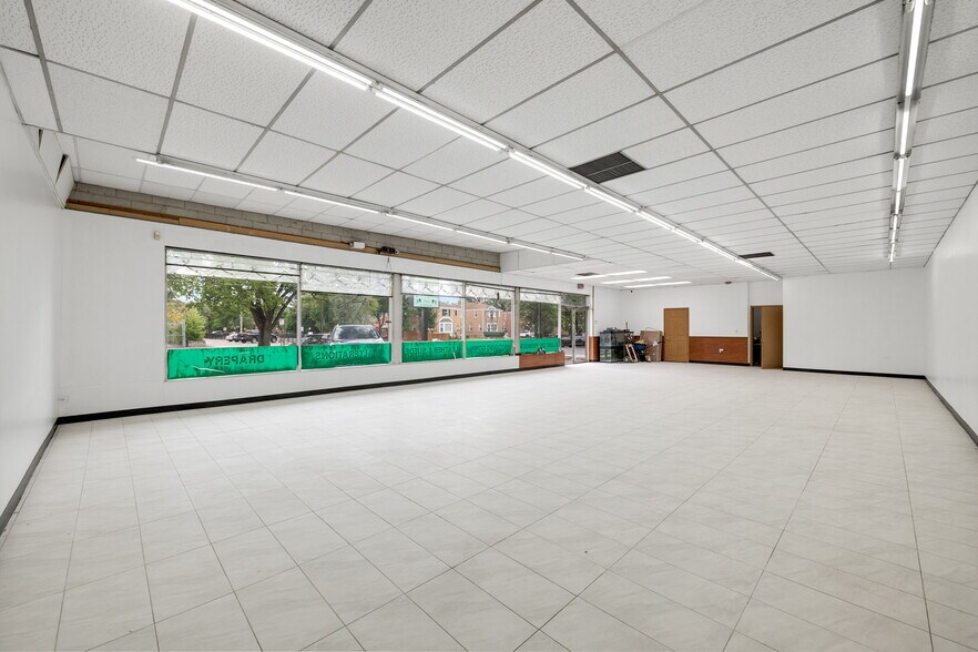 More Photos Of 7642-7650 W Touhy Ave, Chicago Storefront Retail Office For Lease
