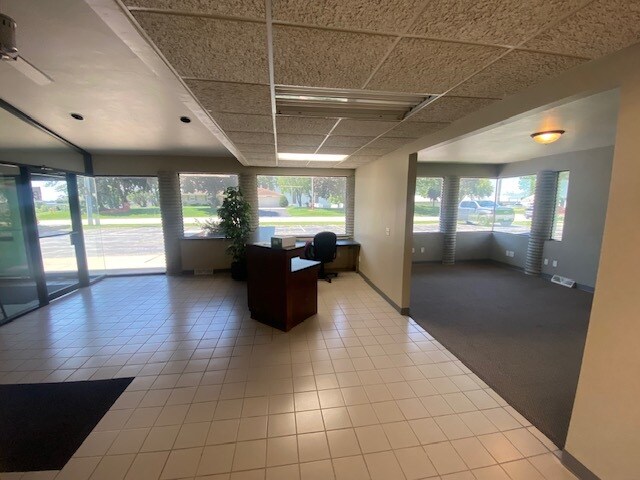 More Photos Of 1050 Glory Rd, Green Bay Flex For Lease