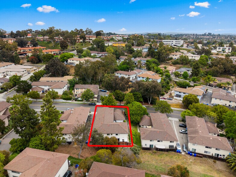 More Photos Of 2139 Via Esmarca, Oceanside Apartments For Sale