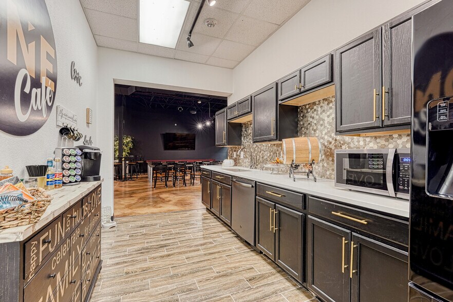 More Photos Of 18951 E Mainstreet, Parker Freestanding For Lease