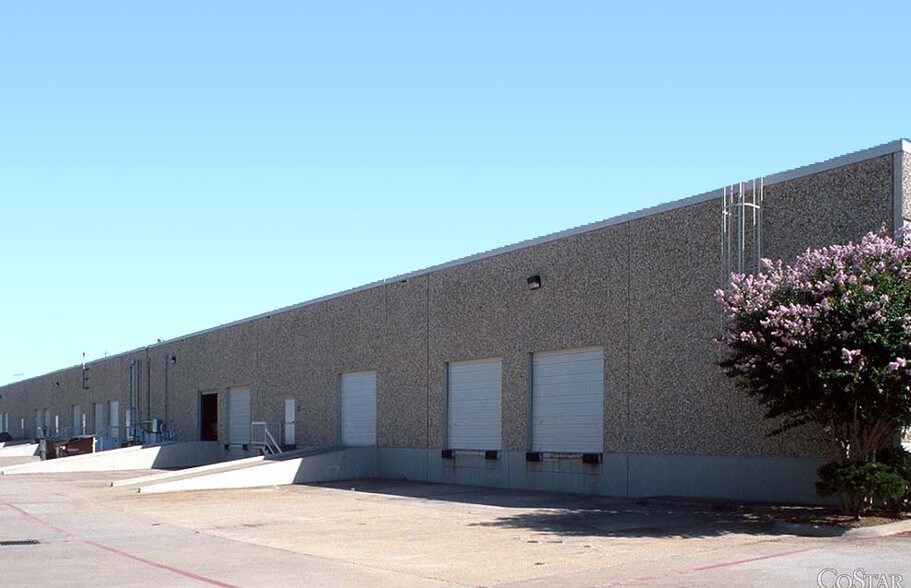 More Photos Of 2120 Denton Dr, Austin Light Distribution For Lease