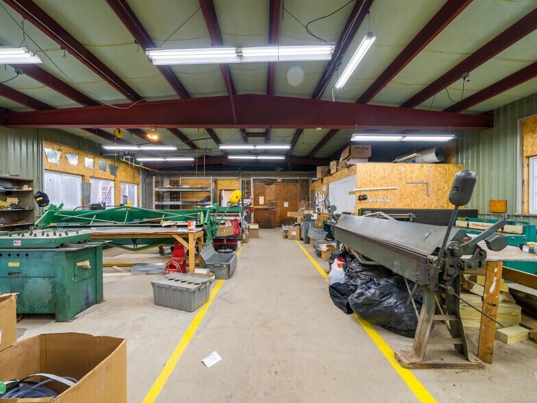 More Photos Of 50 Franklin St, Batavia Flex For Sale