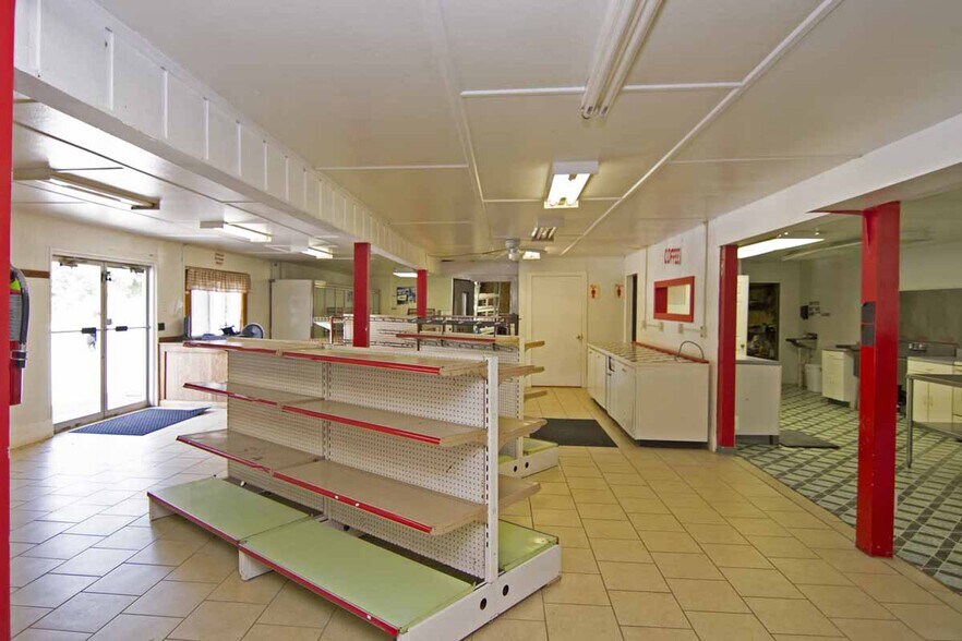 More Photos Of 4830 Highland Trl, Alderson General Retail For Sale