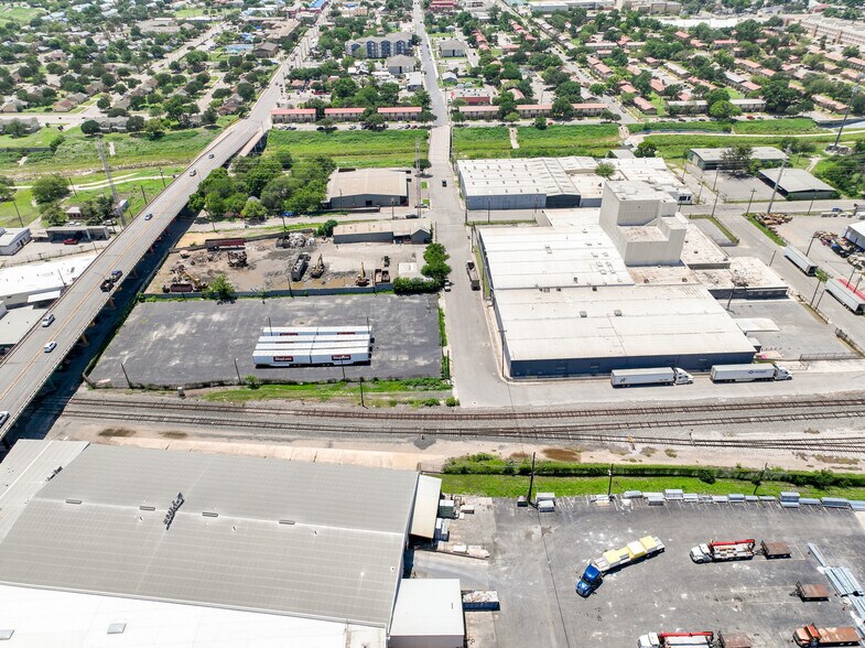 More Photos Of 702 San Fernando St, San Antonio Manufacturing For Sale