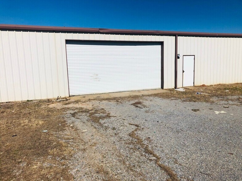 More Photos Of 936 Bowen Way, Prattville Warehouse For Lease