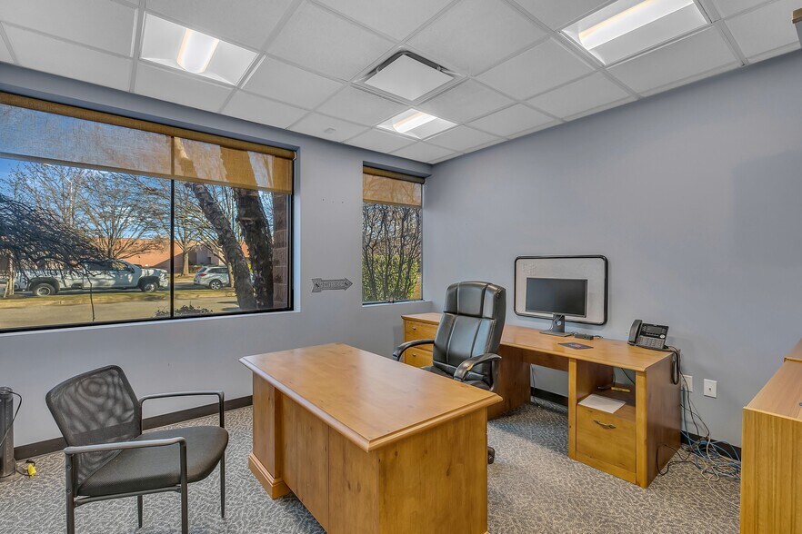 More Photos Of 22 Colt Ct, Ronkonkoma Warehouse For Sale