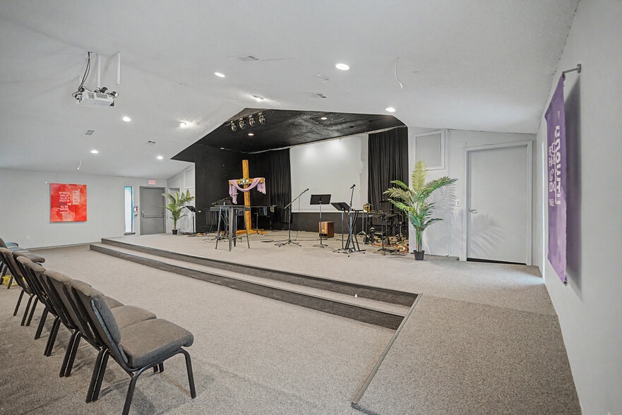 More Photos Of 2111 Skyline Dr, Mesquite Religious Facility For Sale