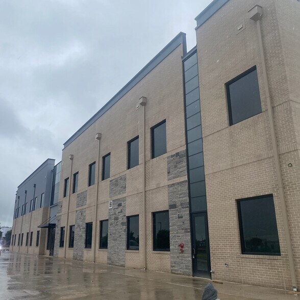 More Photos Of 9705 Tehama Ridge Pkwy, Fort Worth Coworking Space