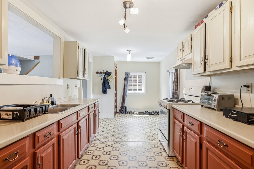 More Photos Of 1 Old Manchester Rd, Raymond Multifamily For Sale