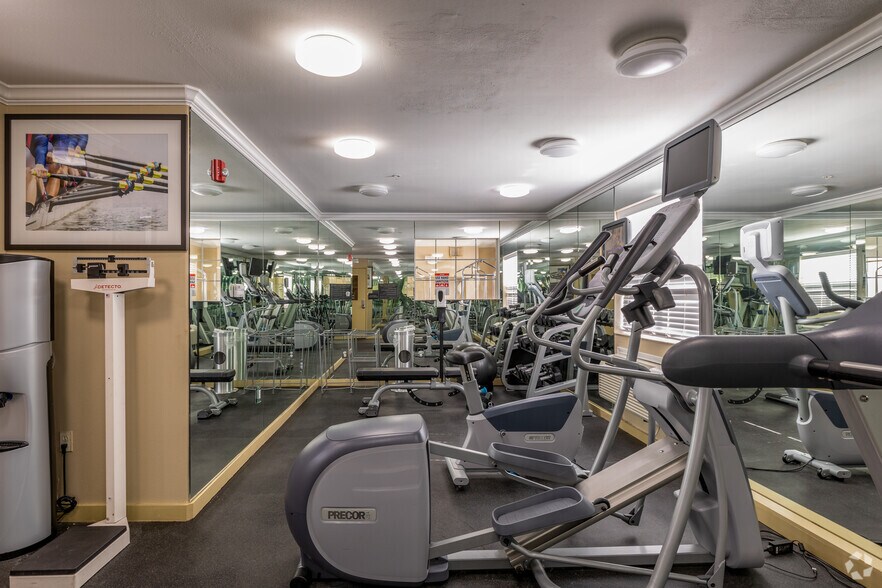 More Photos Of 808 61st St, Galveston Hotel For Sale