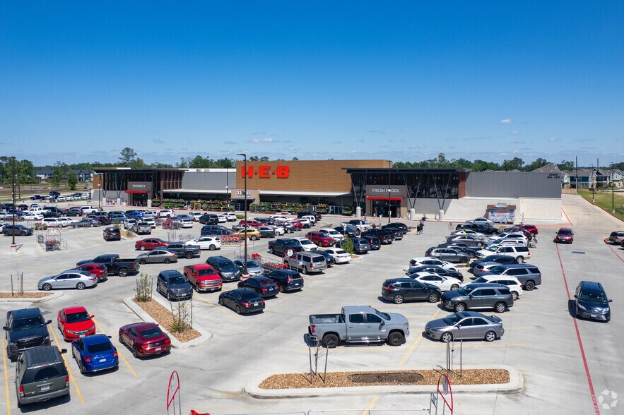 More Photos Of SEC of Woodland Hills Dr @ Madera Run Parkway, Atascocita Unknown For Lease