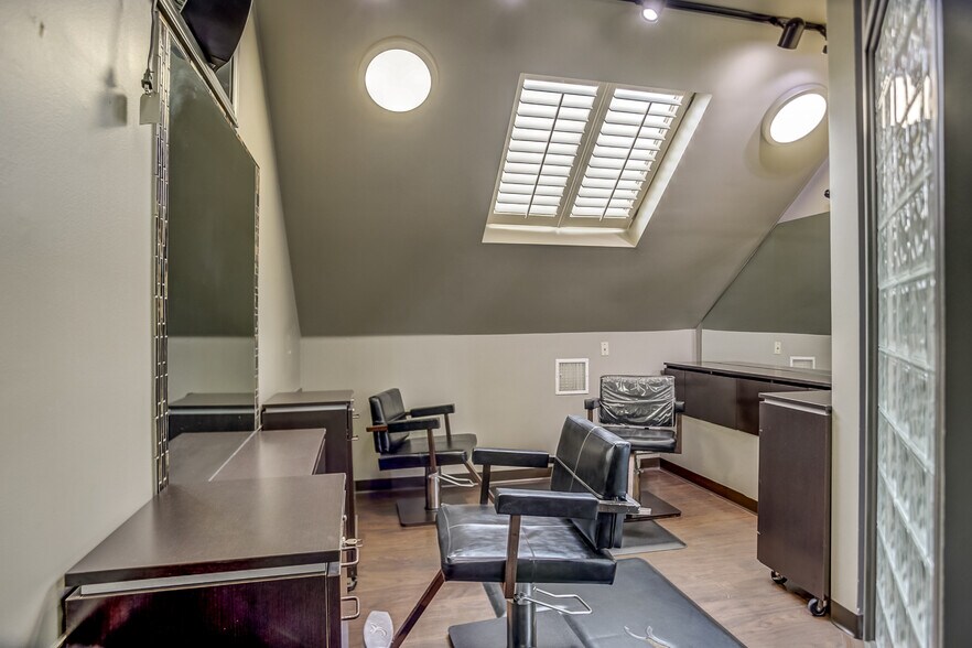 More Photos Of 1086 W Rex Rd, Memphis Freestanding For Sale