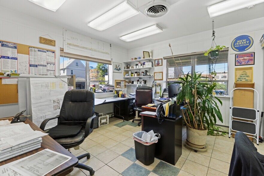 More Photos Of 87 Old River St, Hackensack Office Residential For Lease