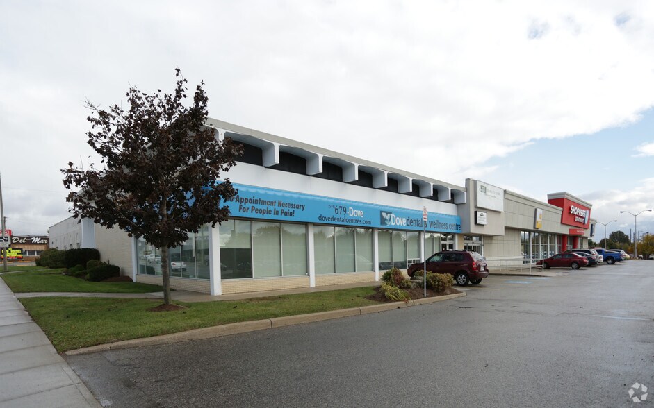 More Photos Of 1657 Dundas St, London Freestanding For Lease