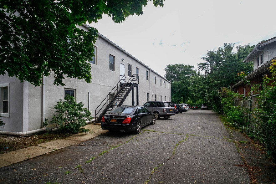 More Photos Of 2365 Milburn Ave, Baldwin Distribution For Sale