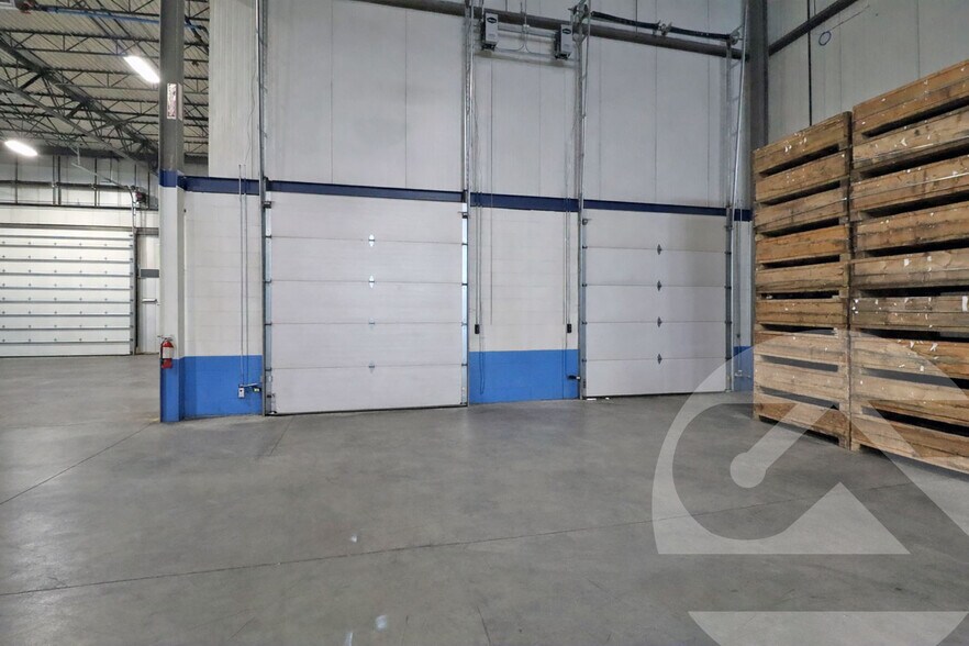 More Photos Of 51223 Quadrate Dr, Macomb Township Warehouse For Lease