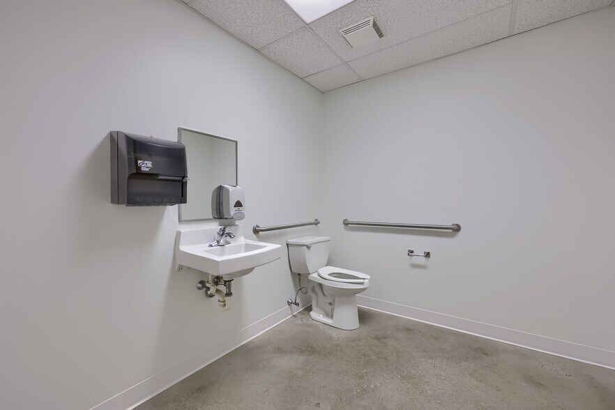 More Photos Of 9 Marietta Ave, Mount Joy Loft Creative Space For Lease