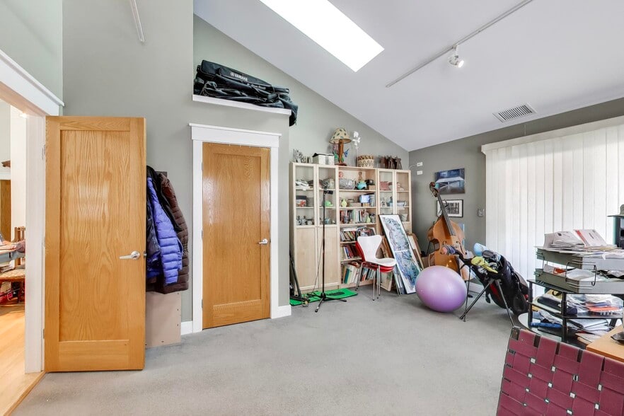 More Photos Of 1132 Florence Ave, Evanston Office Residential For Sale