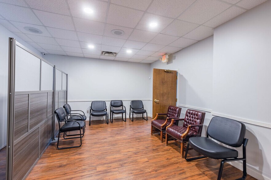 More Photos Of 361 N Marietta Pky NE, Marietta Medical For Sale