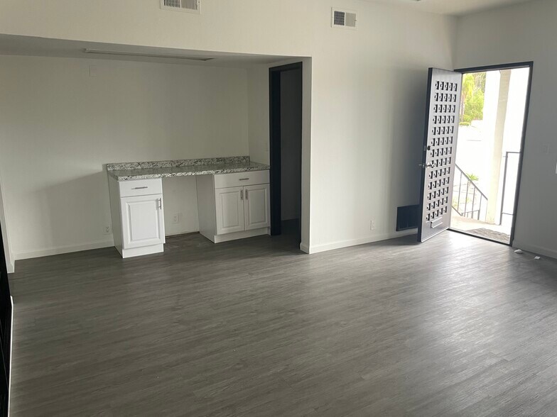 More Photos Of 9549 Kenwood Dr, Spring Valley Office Residential For Sale