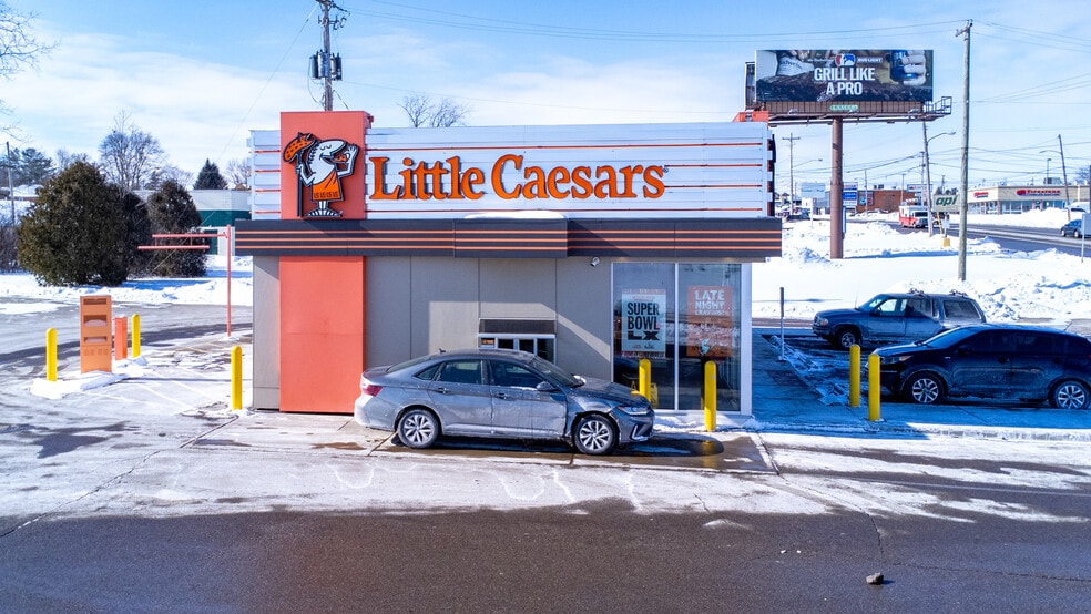 Primary Photo Of 1245 Park Ave W, Mansfield Fast Food For Sale