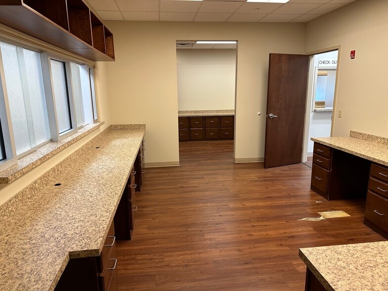 More Photos Of 101 Financial Dr, Elizabethtown Medical For Lease